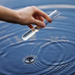 Laaja rengaskaivon vesianalyysi